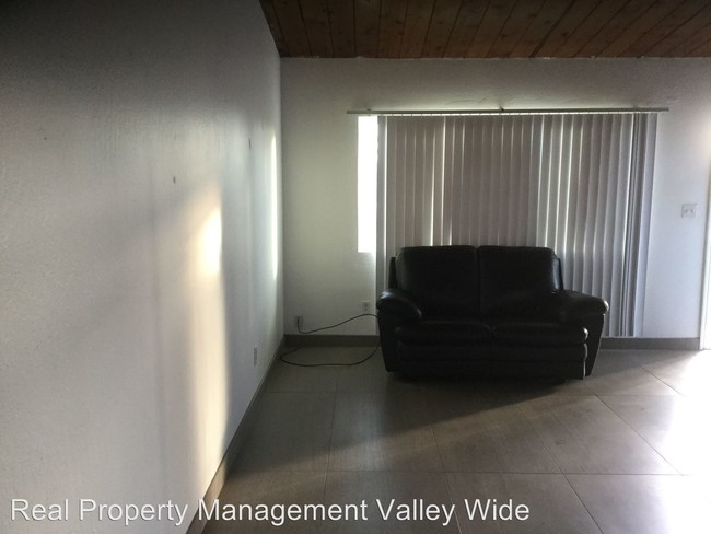 Foto del edificio - 9088 Stanford Ave