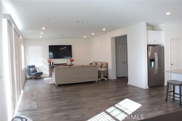 Building Photo - 45027 Starina St