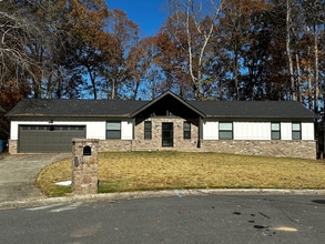 Building Photo - 190 Sedalia Ct