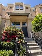 Building Photo - 180 Oberg Ct