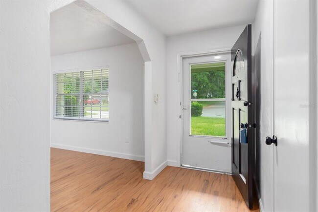 Foto del edificio - 10002 NW 6th Pl