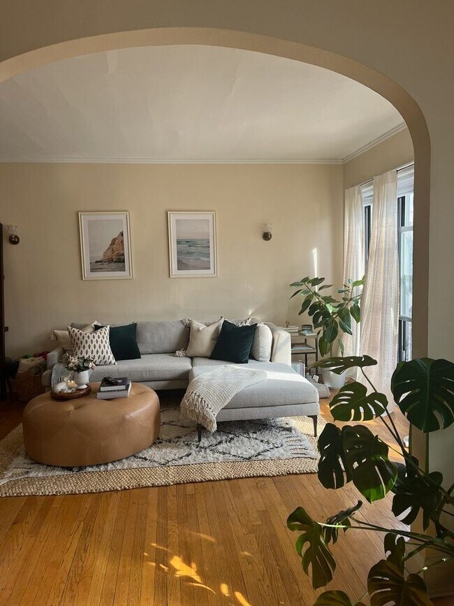 Foto del edificio - 1250 W Addison St