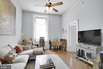 Building Photo - 3017 W Girard Ave