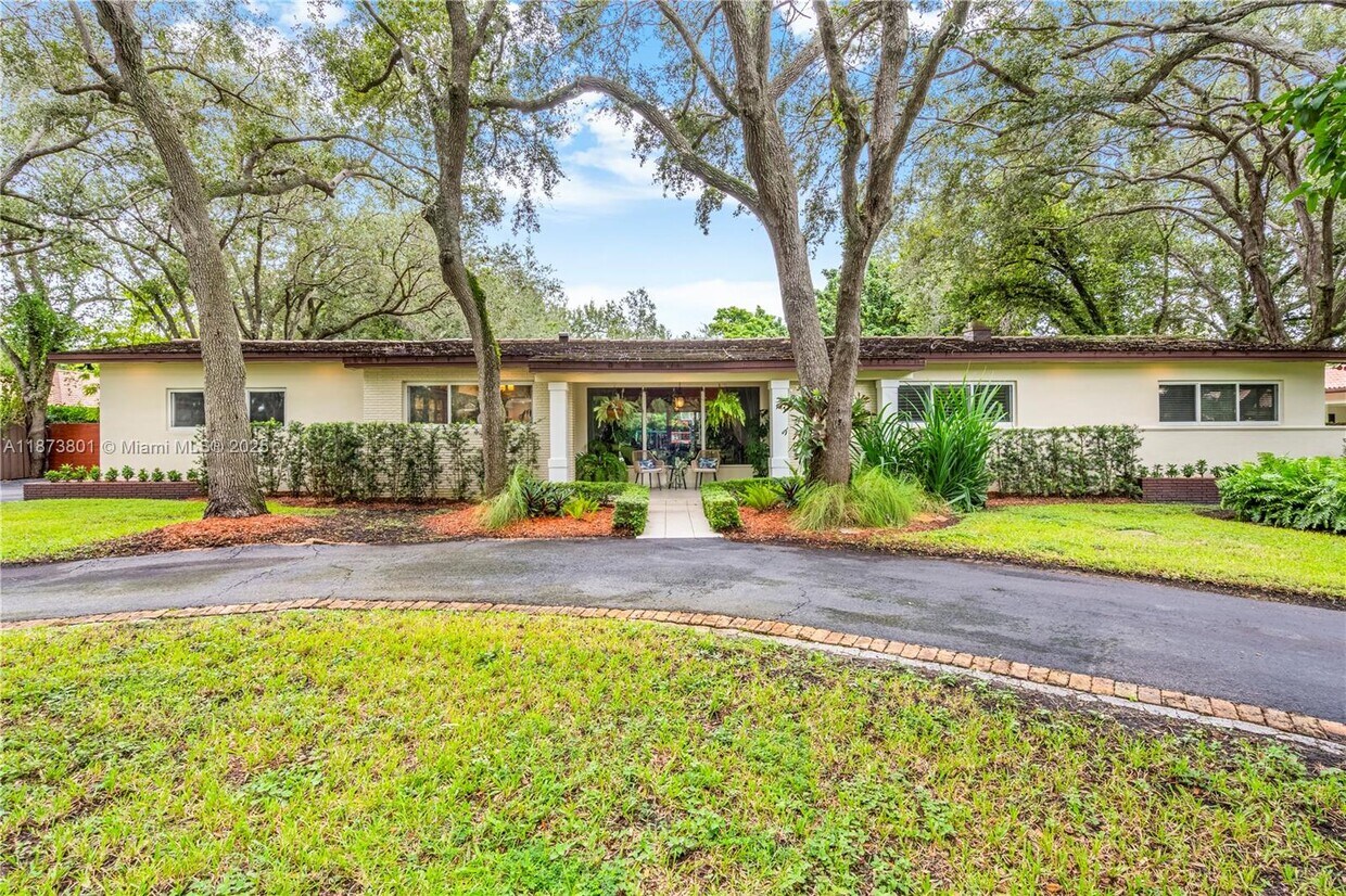 Foto principal - 8465 SW 96th St