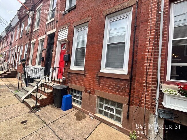 Building Photo - 845 Mercer St