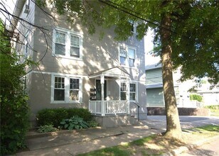 Building Photo - 221 Jensen Ave