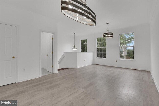 Building Photo - 44206 Tippecanoe Terrace