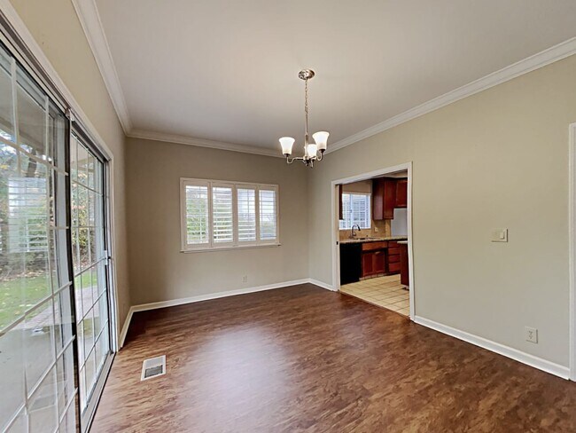 Building Photo - 2209 Saint Anton Dr