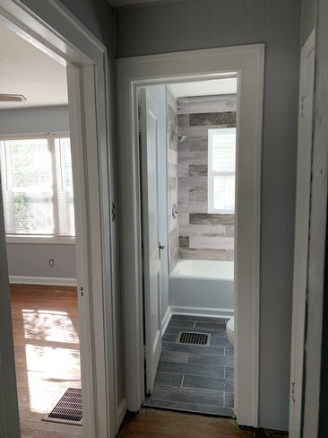Foto del edificio - 4905 E 13th St