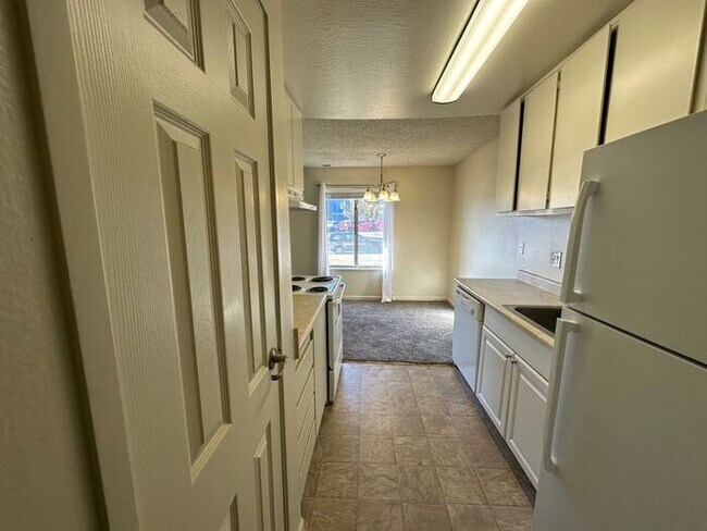 Foto del edificio - 4600 Neil Rd