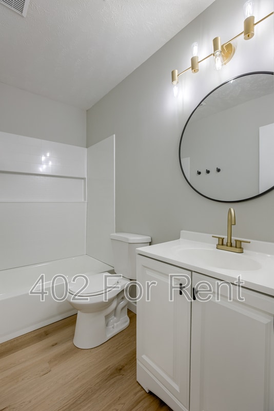 Photo - 4715 Davenport St Apartment