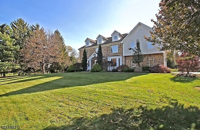 Building Photo - 30 Elizabeth St