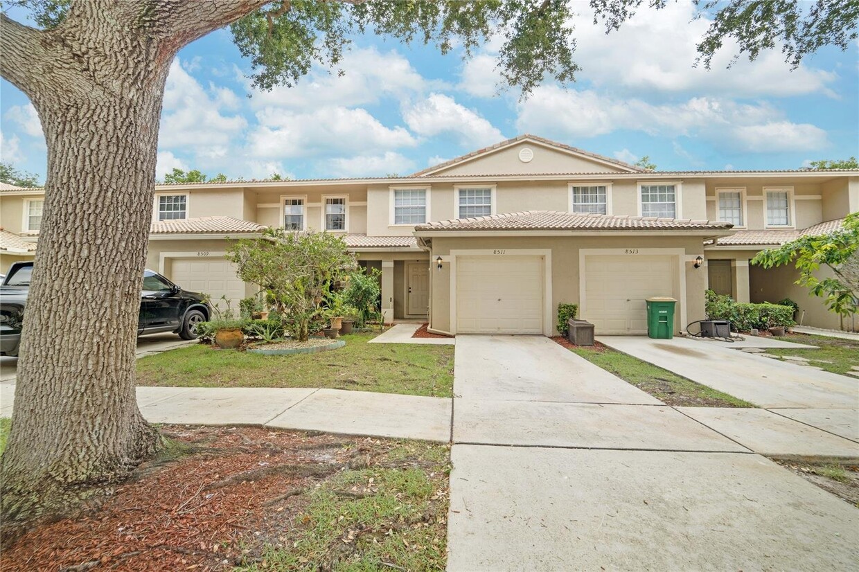 Foto principal - 8511 E Southgate Shores Cir