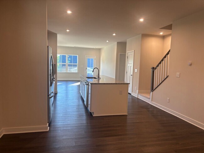 Foto del edificio - Stunning Denver Townhome | Pool, Fitness Center & Maintenance-Free Living