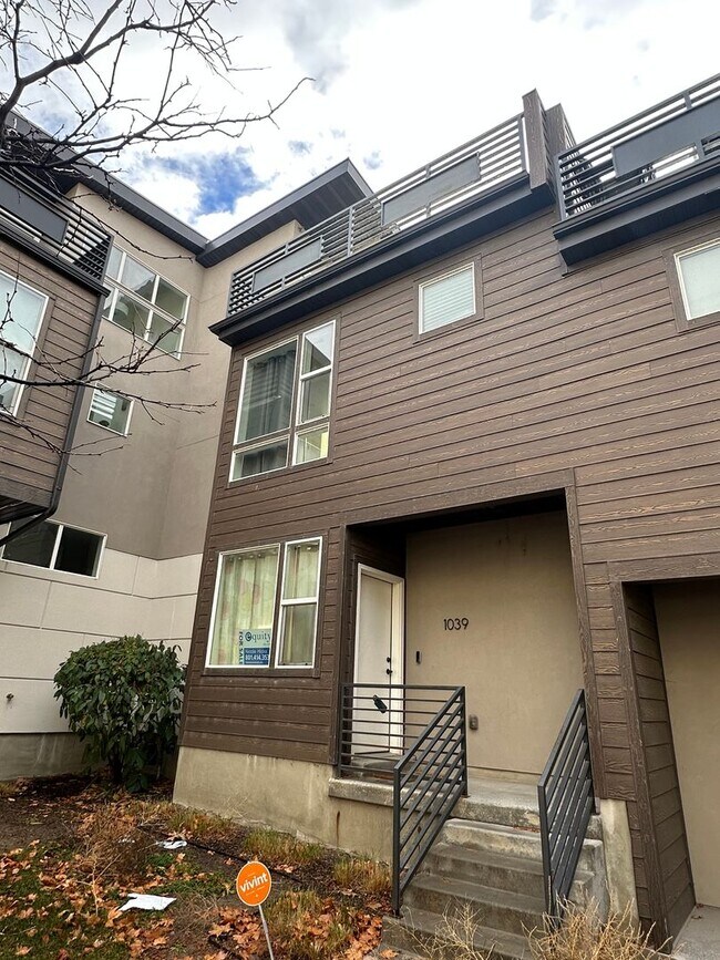 Foto del edificio - GORGEOUS Home!!!!