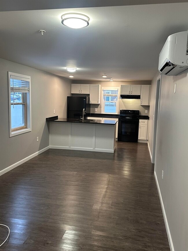 Building Photo - 10 Monarch Wy