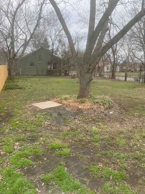 Building Photo - 608 Plum St