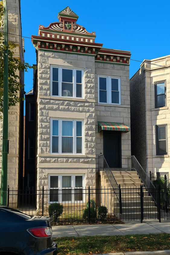 Primary Photo - 1338 N Claremont Ave