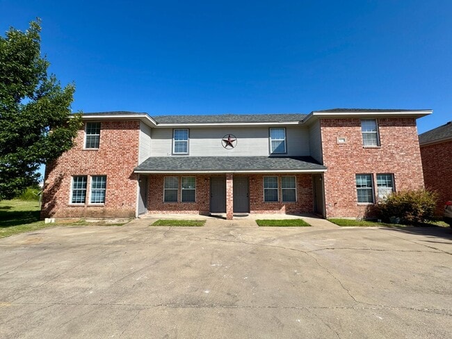 Building Photo - 3603 Malibu Ln