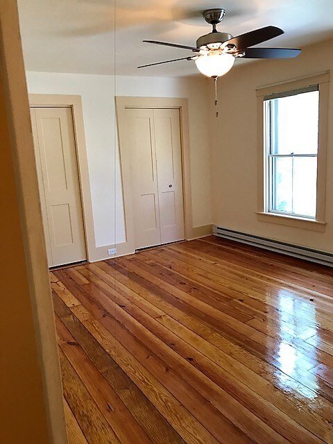 Bedroom w/ two windows - 25 Beech St