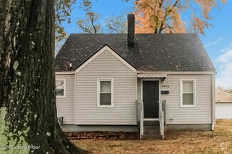 Building Photo - 2906 Wyandotte Ave