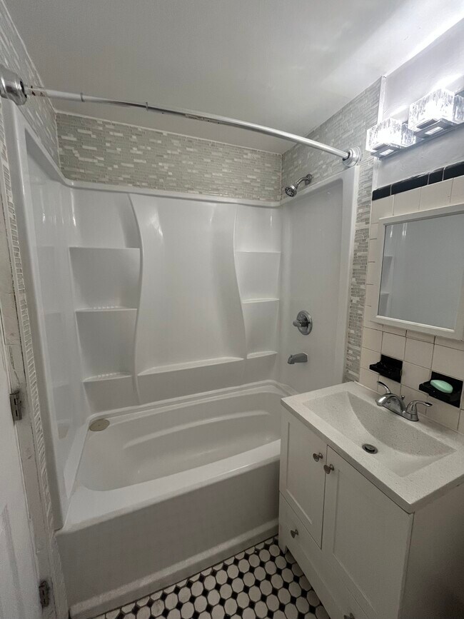 Bathroom - 5111 Avenue H