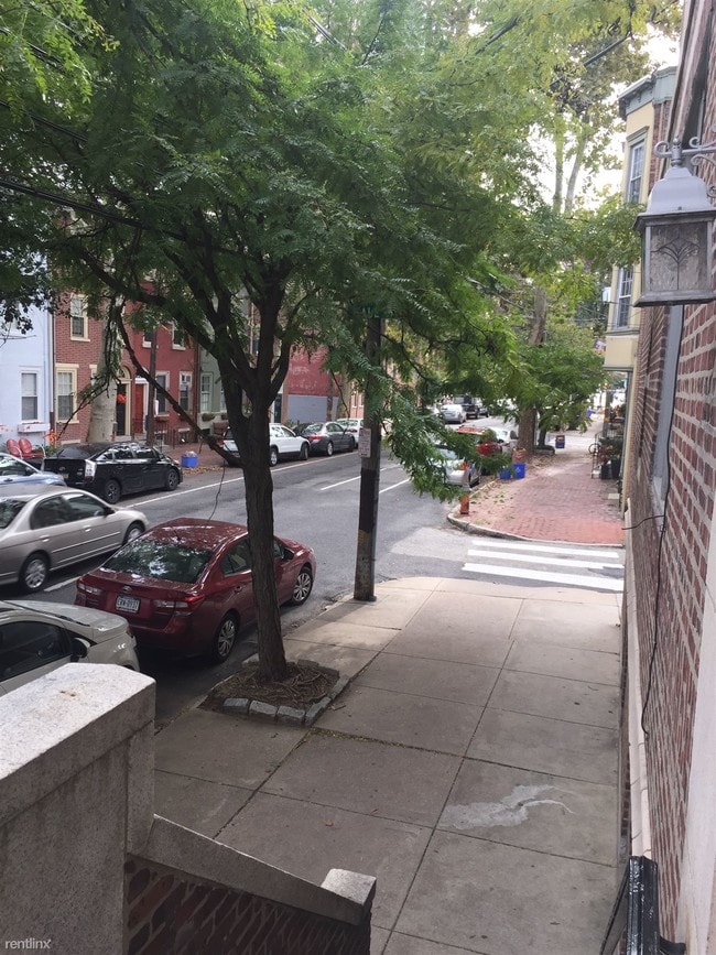 Building Photo - 1 br, 1 bath  - 928 E Moyamensing Ave Apt 2-6