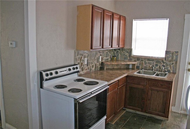 Building Photo - 3388 Swisher Rd
