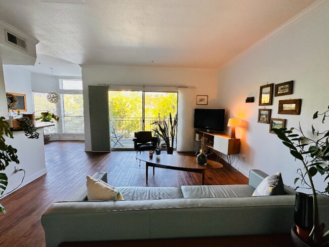 Foto del edificio - 6000 Shepherd Mountain Cove