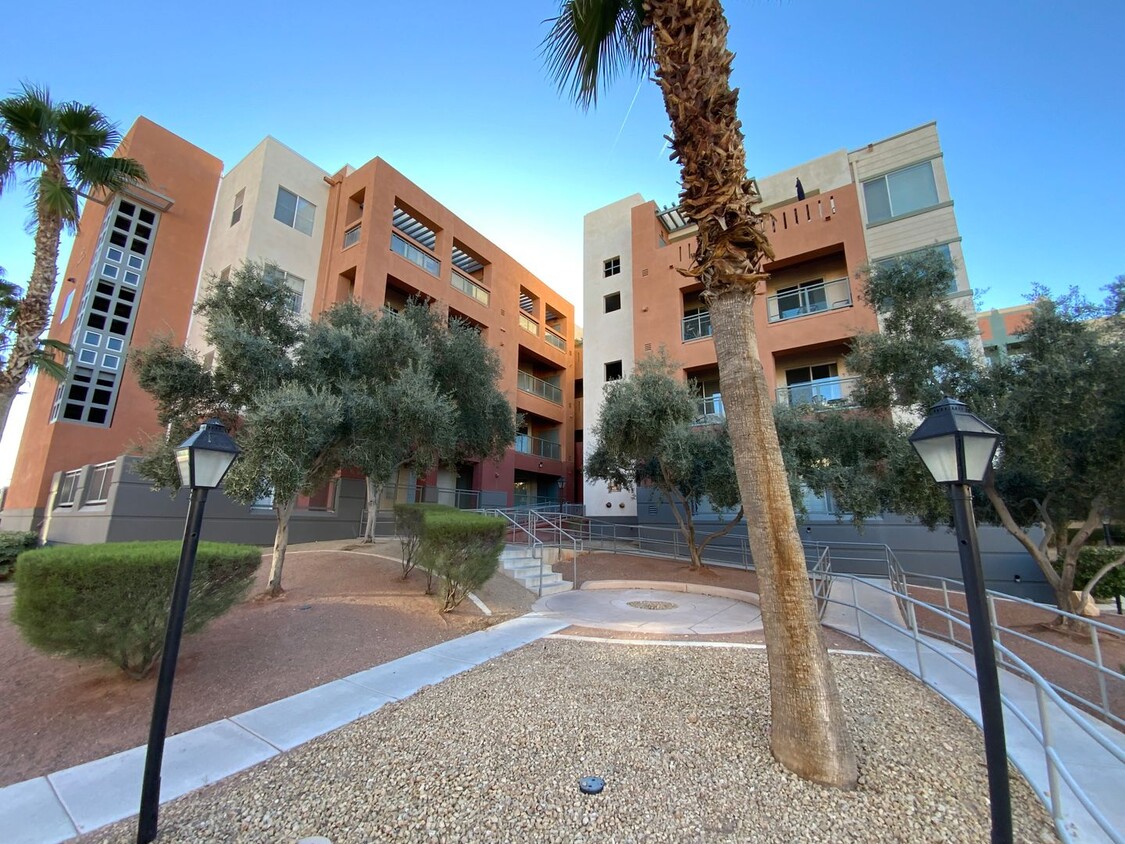 Foto principal - Stunning 1-Bedroom, 1-Bathroom Condo in Gu...