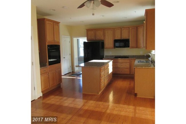 Building Photo - 46943 Pembrooke St