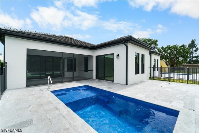Foto del edificio - 837 91st Ave N