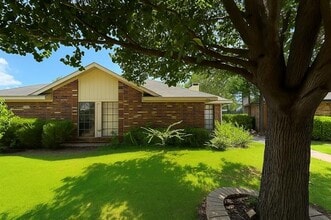 Building Photo - 2700 Clemson Cir