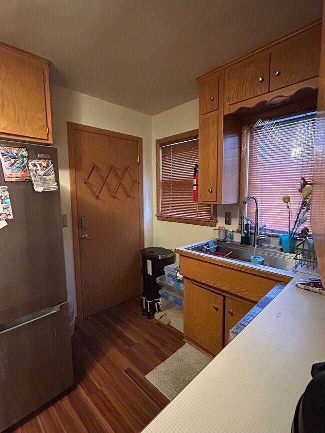 Foto del edificio - 1408 Winchell St