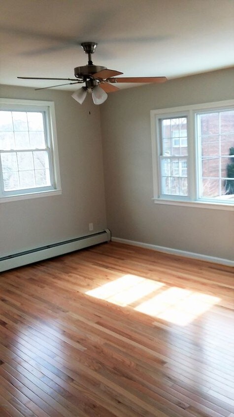Primary Photo - 123 2nd St