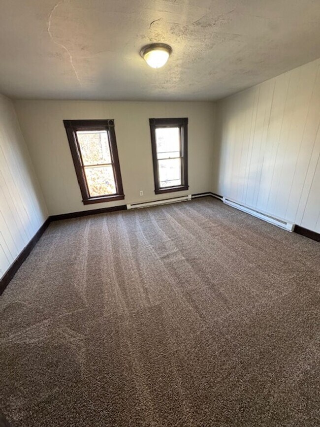 Building Photo - 1026 Rivermet Ave