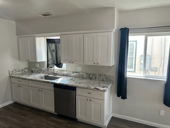 Foto del edificio - 1405 N Harris St