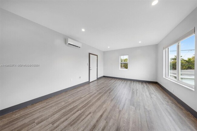 Foto del edificio - 1020 SW 23rd Ave