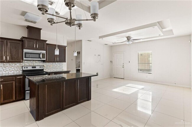 Foto del edificio - 1707 W Smith Dr