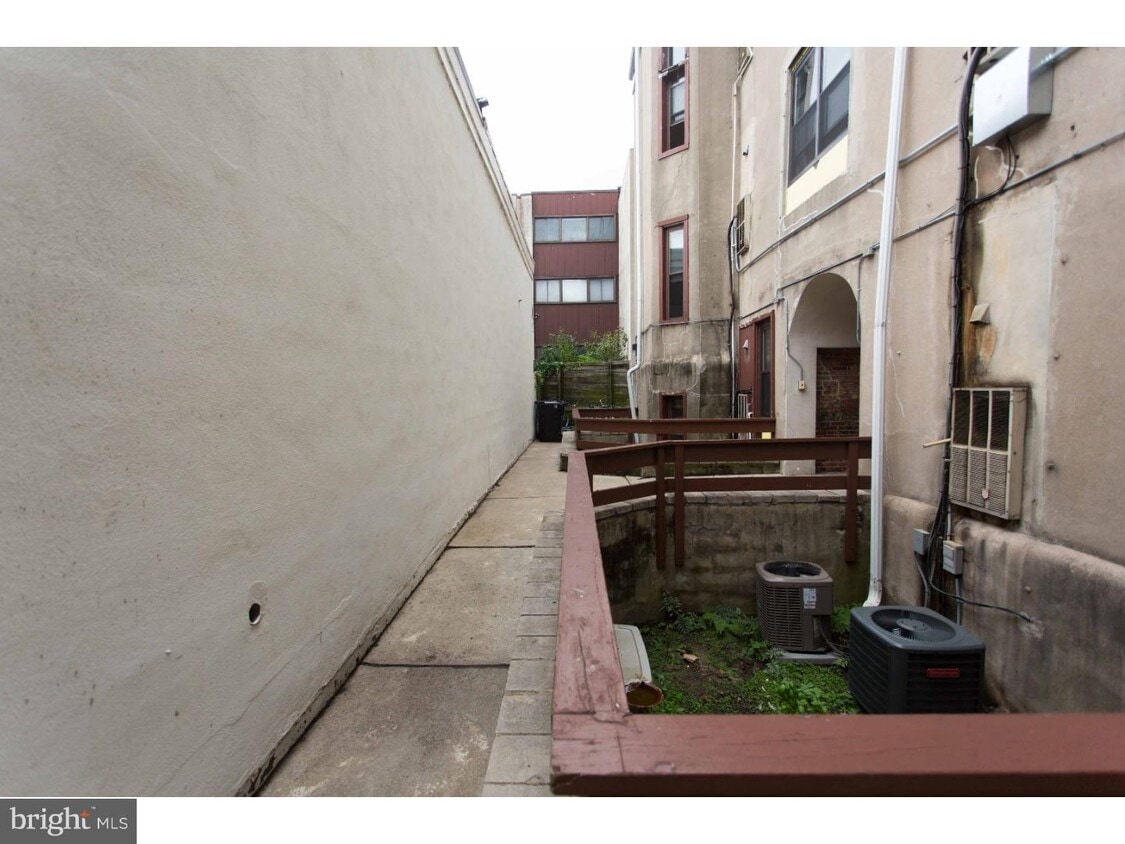 Primary Photo - 409 S 11th St