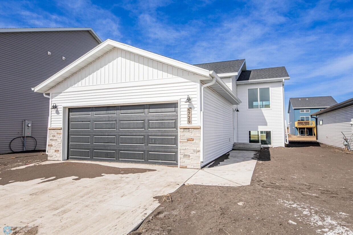 Foto principal - 6729 67th Ave S