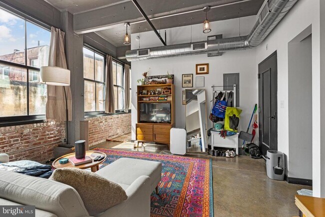 Foto del edificio - 1701 Tulip St