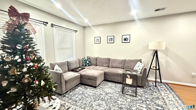 Foto del edificio - 16 Maple St