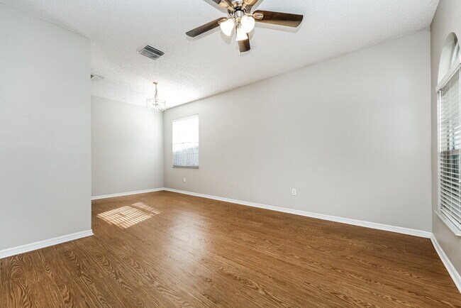 Foto del edificio - 22820 Marsh Wren Dr