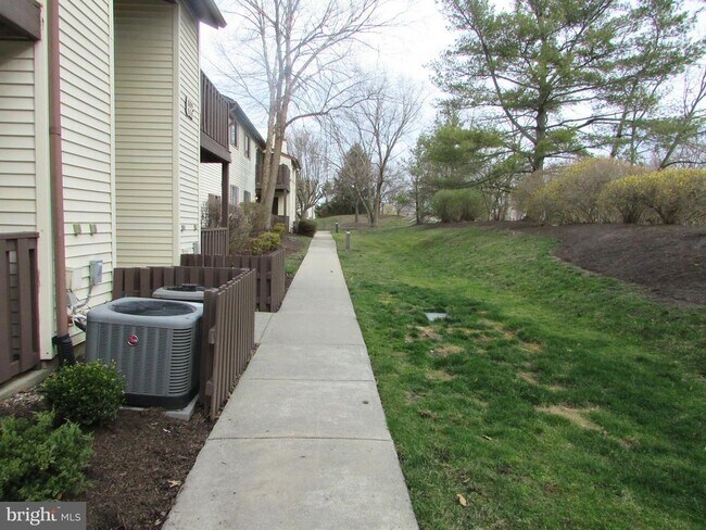 Foto del edificio - 515 Lindsey Ct