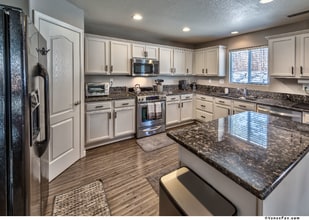 Building Photo - 2924 Bryan St Building Photo - 2924 Bryan St