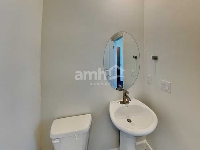 Foto del edificio - 11022 S Trocadero Ave