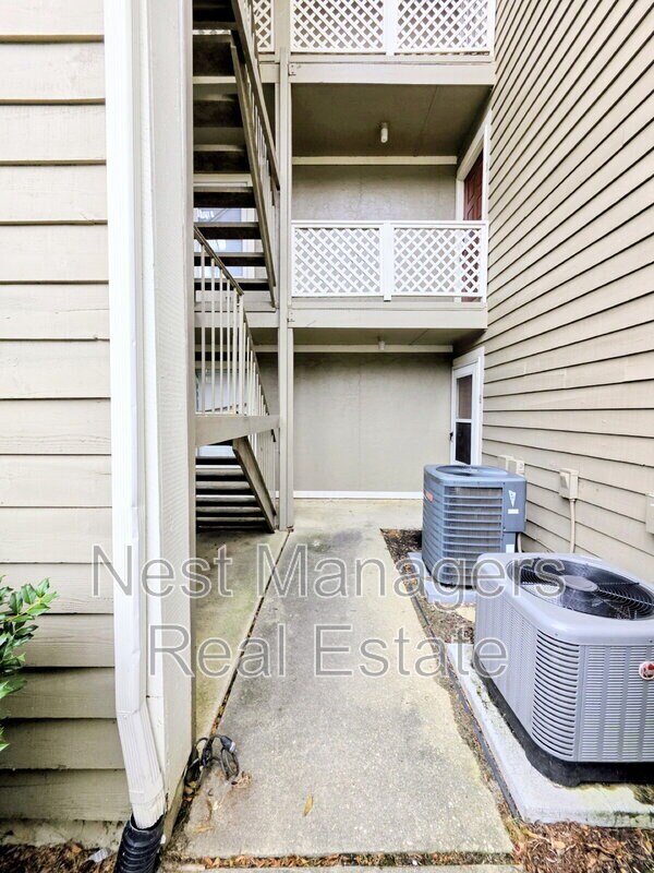 Foto del edificio - 6780 Willowbrook Dr