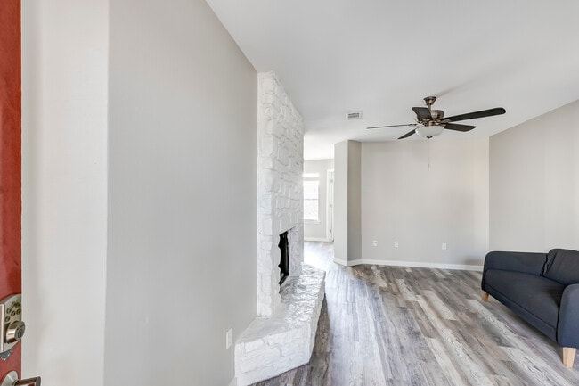 Foto del edificio - 1740 Timber Ridge Rd