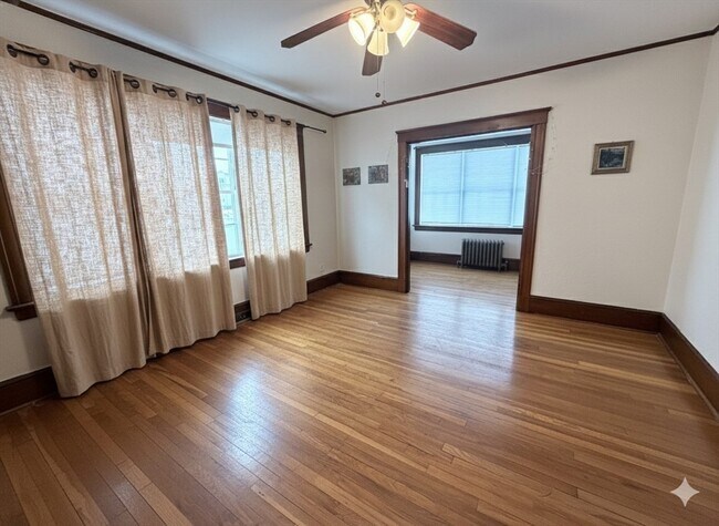 Foto del edificio - 875 Fellsway